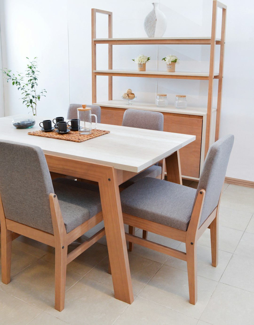 modern-dining-room-with-wooden-table-and-chairs-s5wjoluz6fq